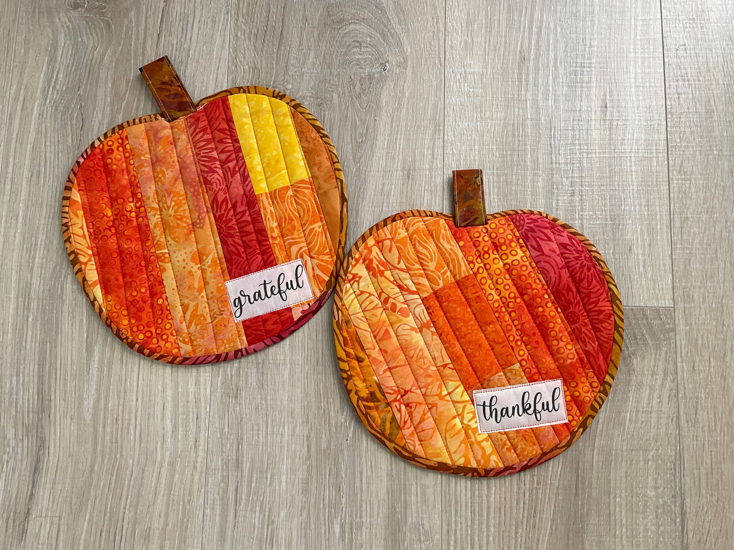 Quilted Pumpkin Hot Pads – Fall Kitchen Decor