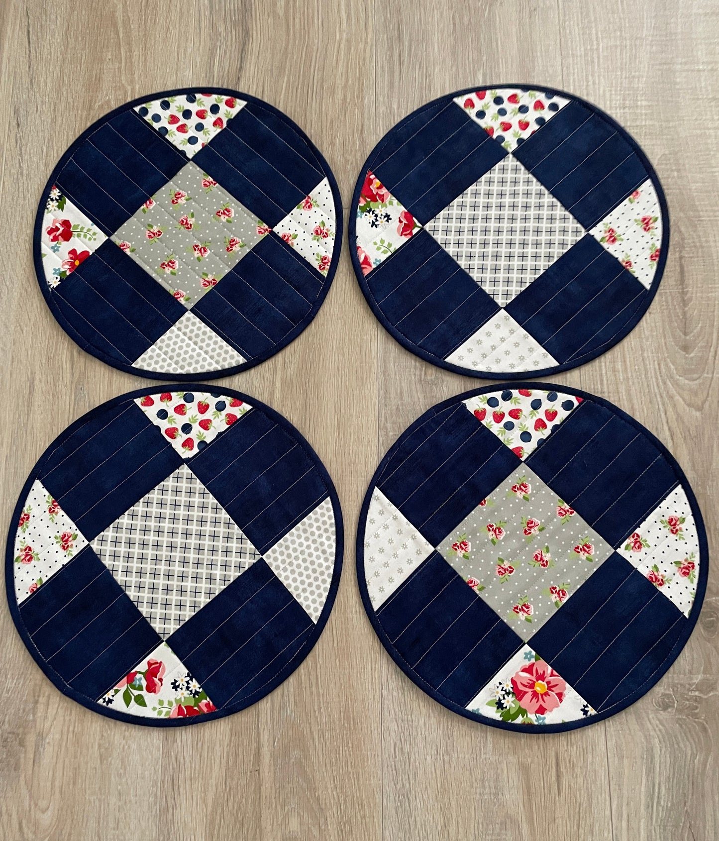 Quilted Placemats, Set of 4, Round Table Decor