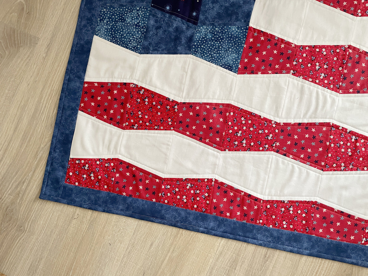 Wall Hanging Quilt or Table Topper, Patriotic Wall Quilt Décor, 28 x 28 Inches