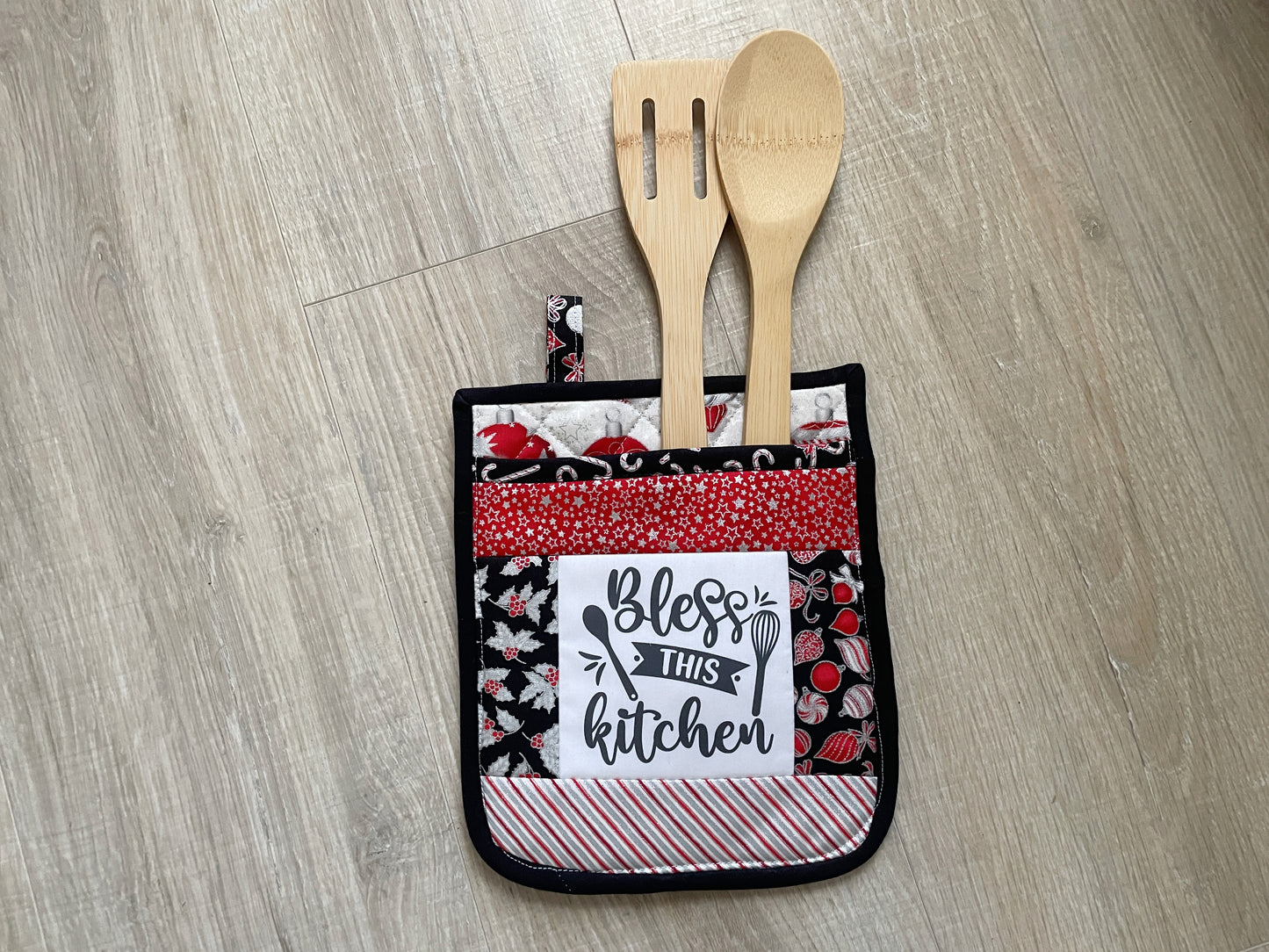 Set of 2 Quilted Christmas Potholders with Gift Pocket, Holiday Kitchen Gift