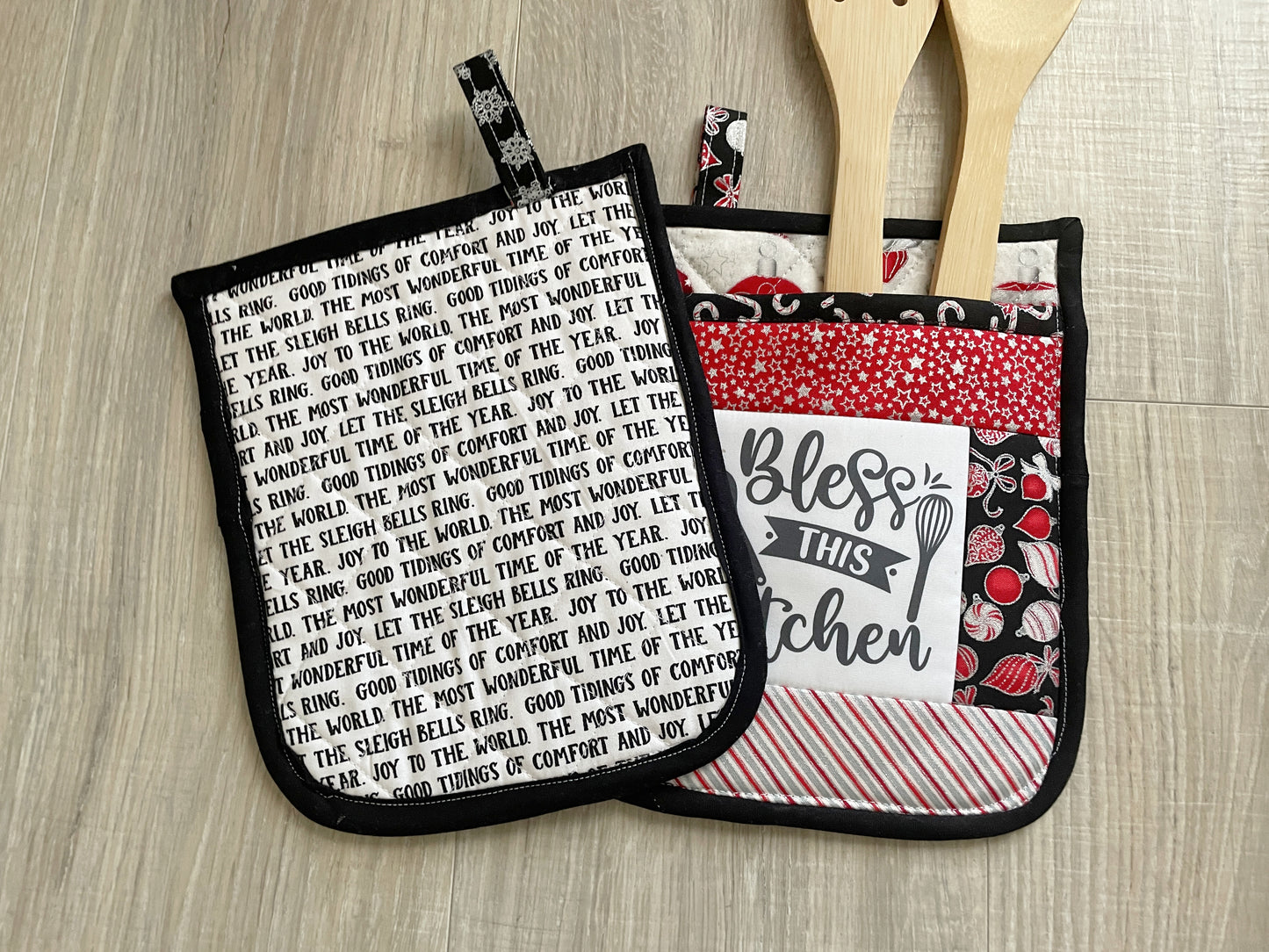 Set of 2 Quilted Christmas Potholders with Gift Pocket, Holiday Kitchen Gift