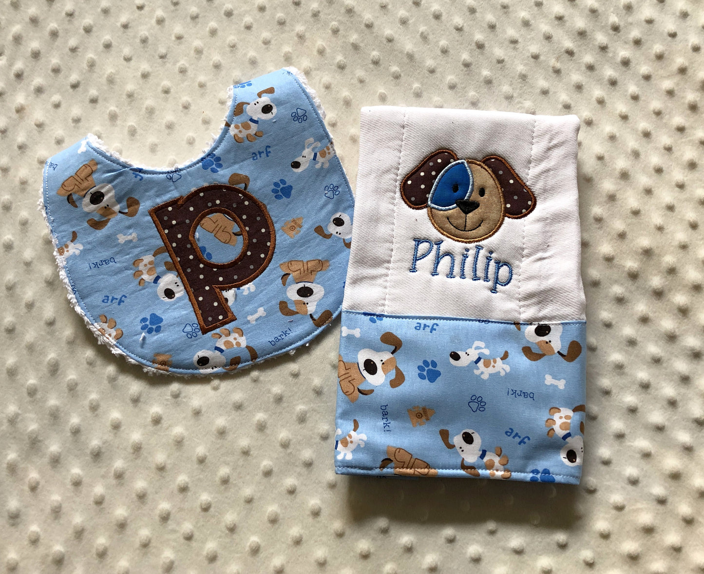 Personalized Puppy Theme Baby Shower Gift Set: Bib and Burp Cloth