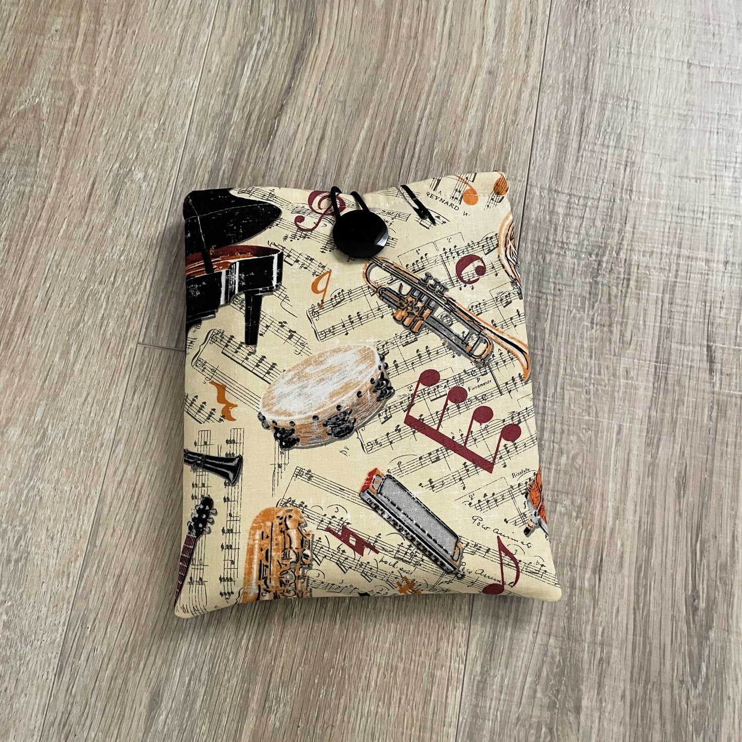 Musical Instrument Book Sleeve: Quilted Cotton Cover with Button Closure