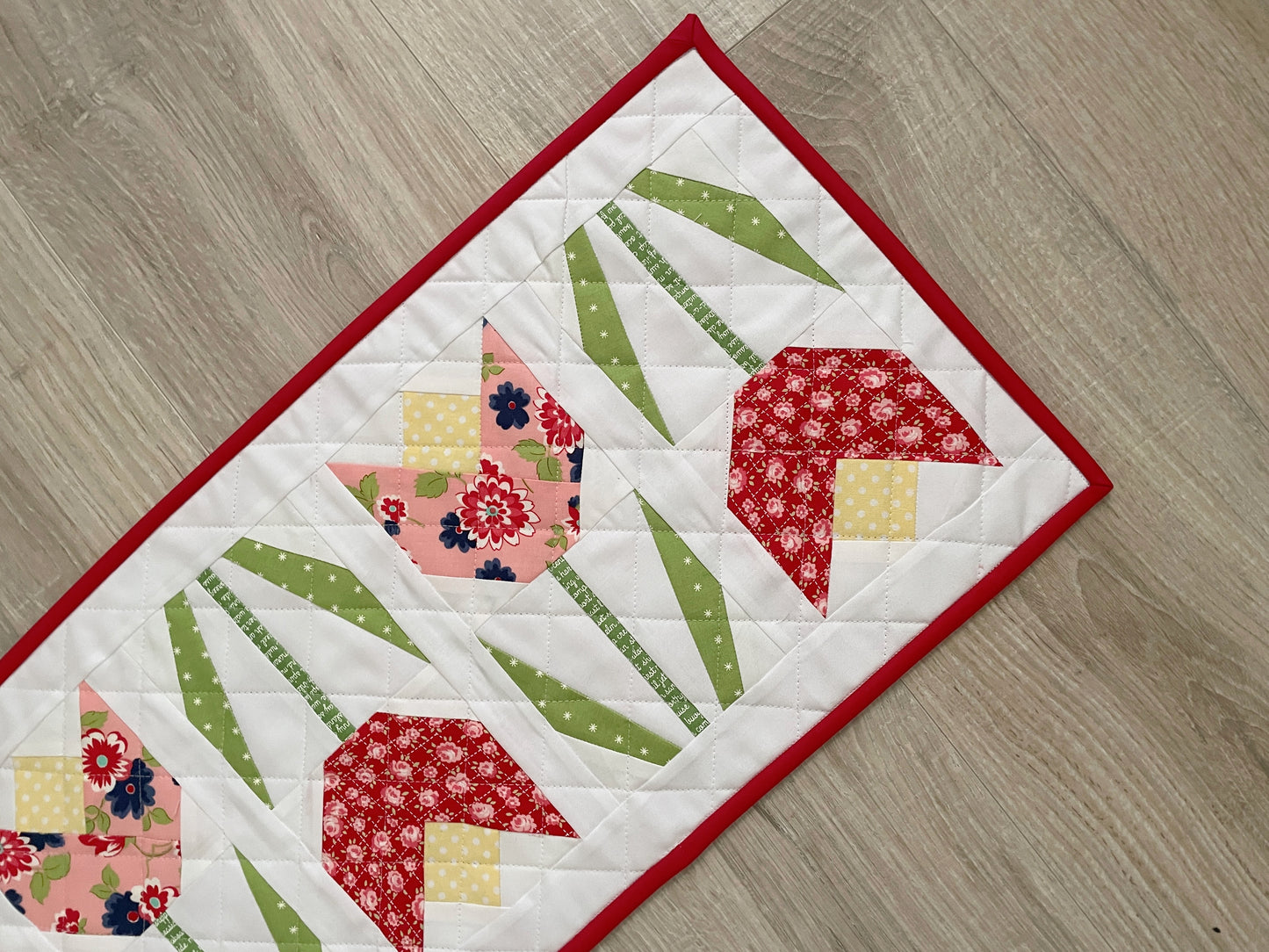 Red and White Quilted Spring Tulip Table Runner,