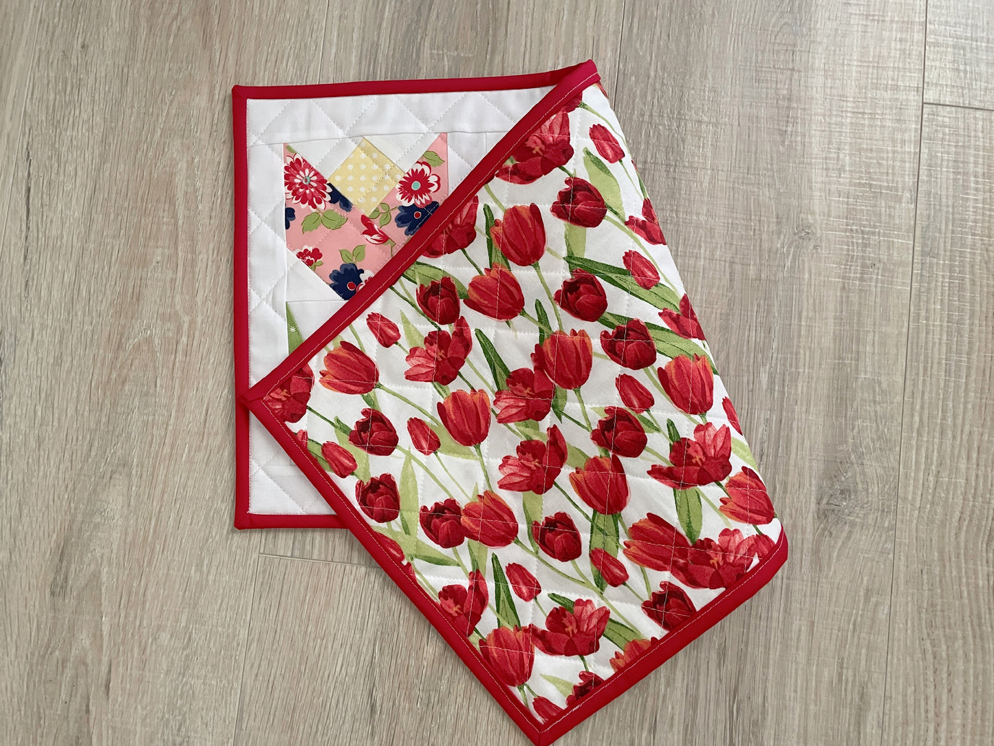 Red and White Quilted Spring Tulip Table Runner,