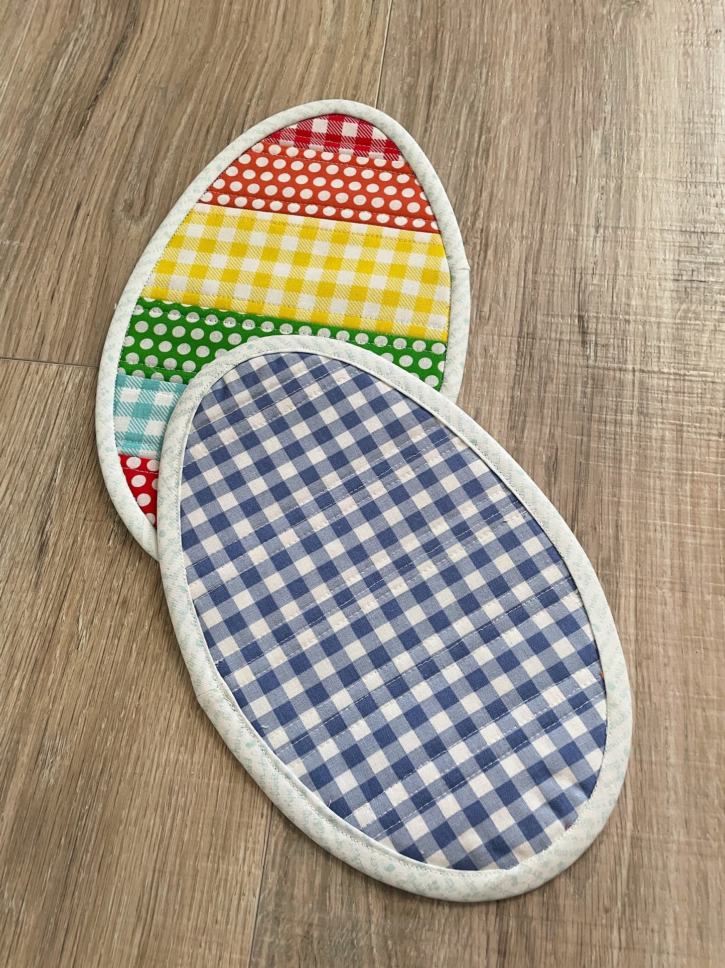 Quilted Spring/Easter Egg Mug Rug
