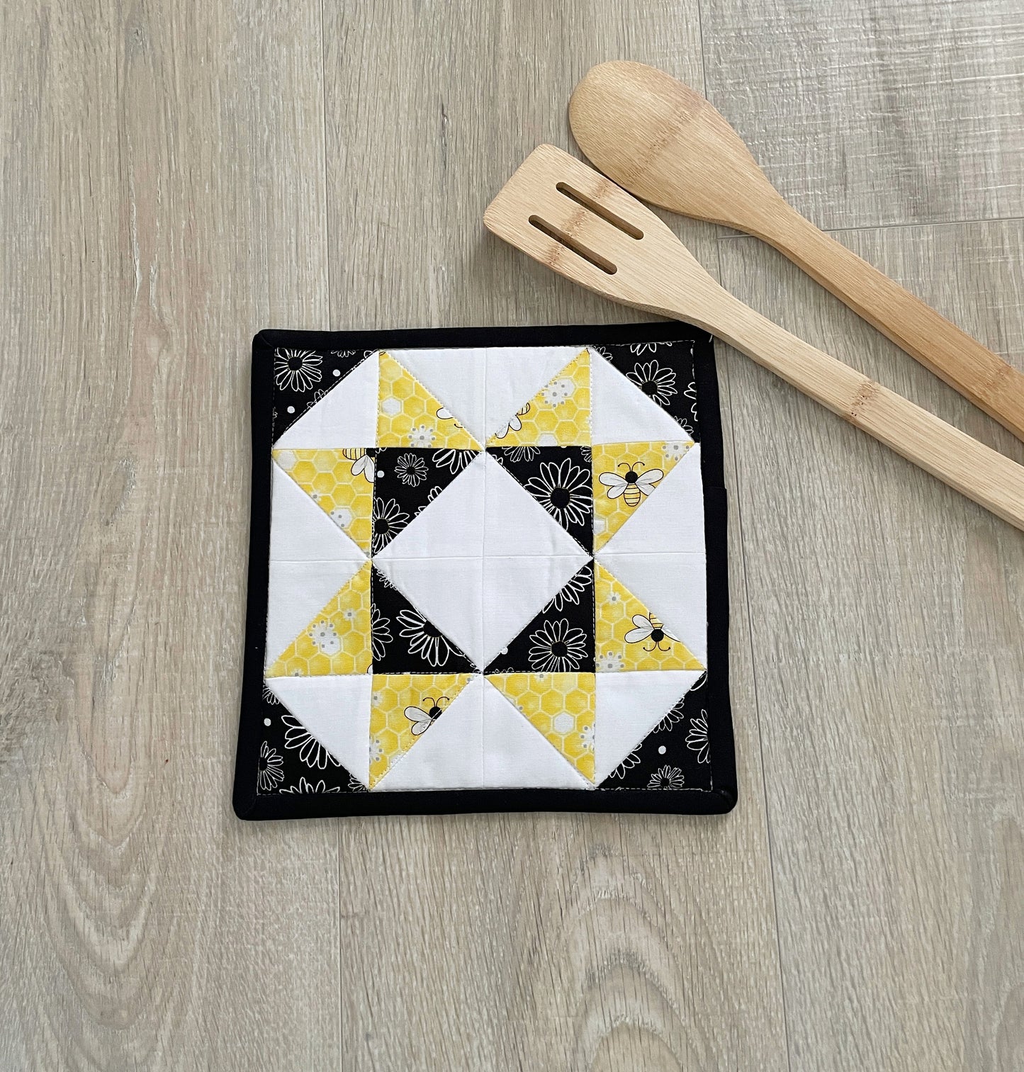 Set of 2 Quilted Potholders in Black and Yellow Bumble Bee - Kitchen Decor