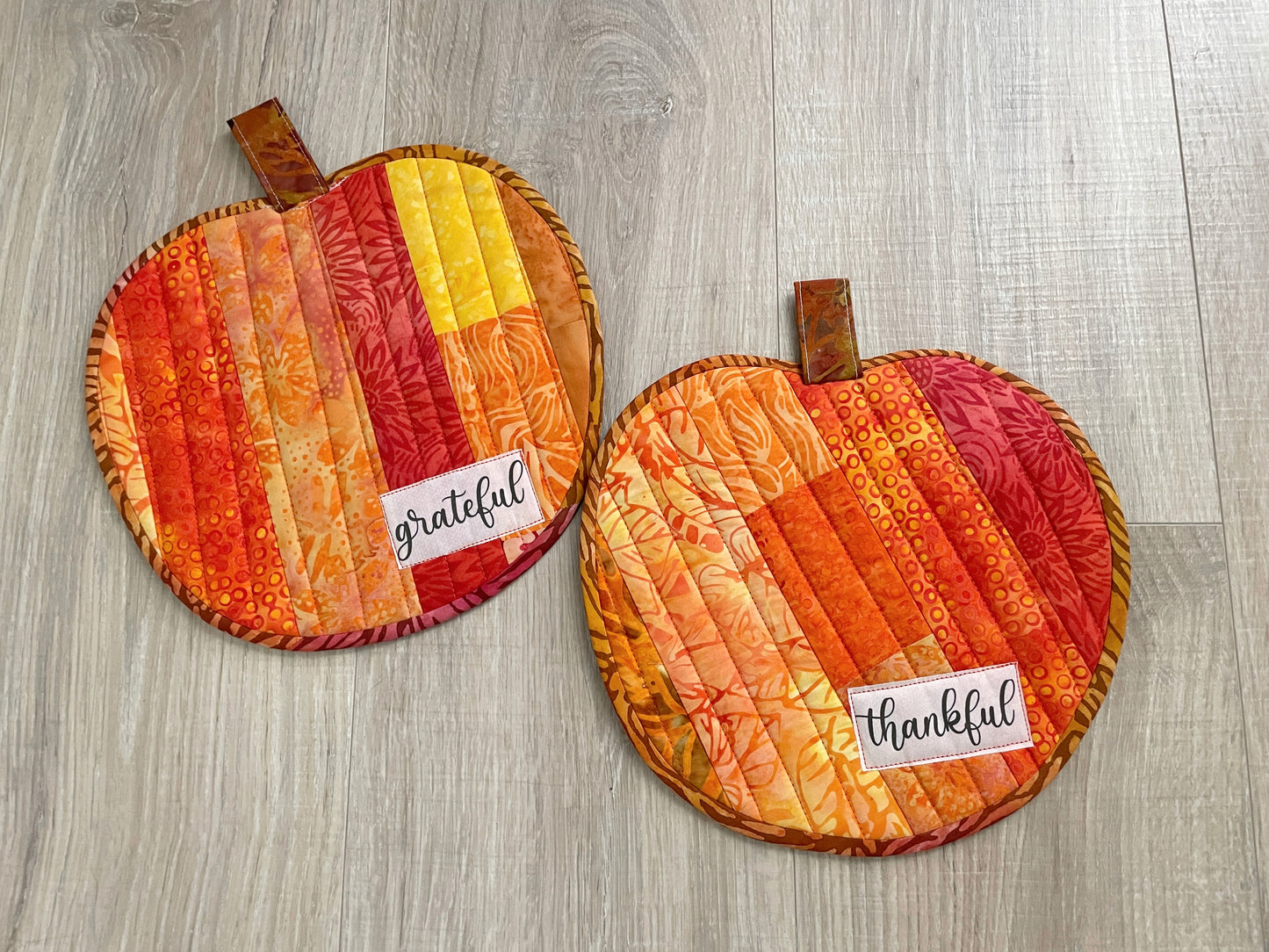 Quilted Pumpkin Hot Pads – Fall Kitchen Decor