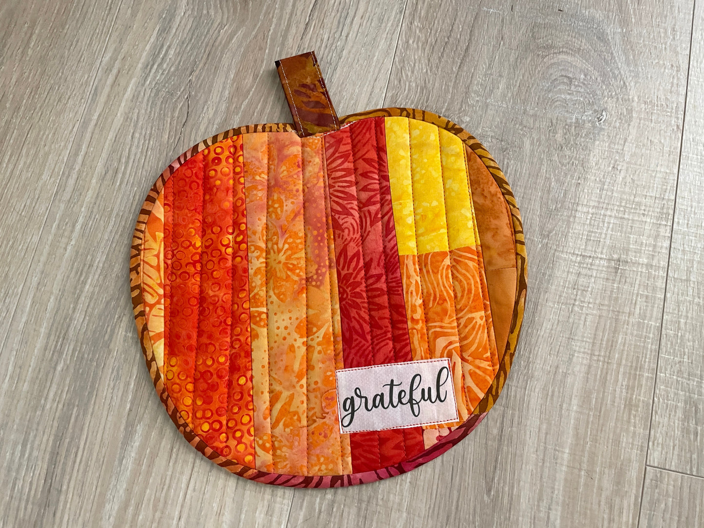 Quilted Pumpkin Hot Pads – Fall Kitchen Decor