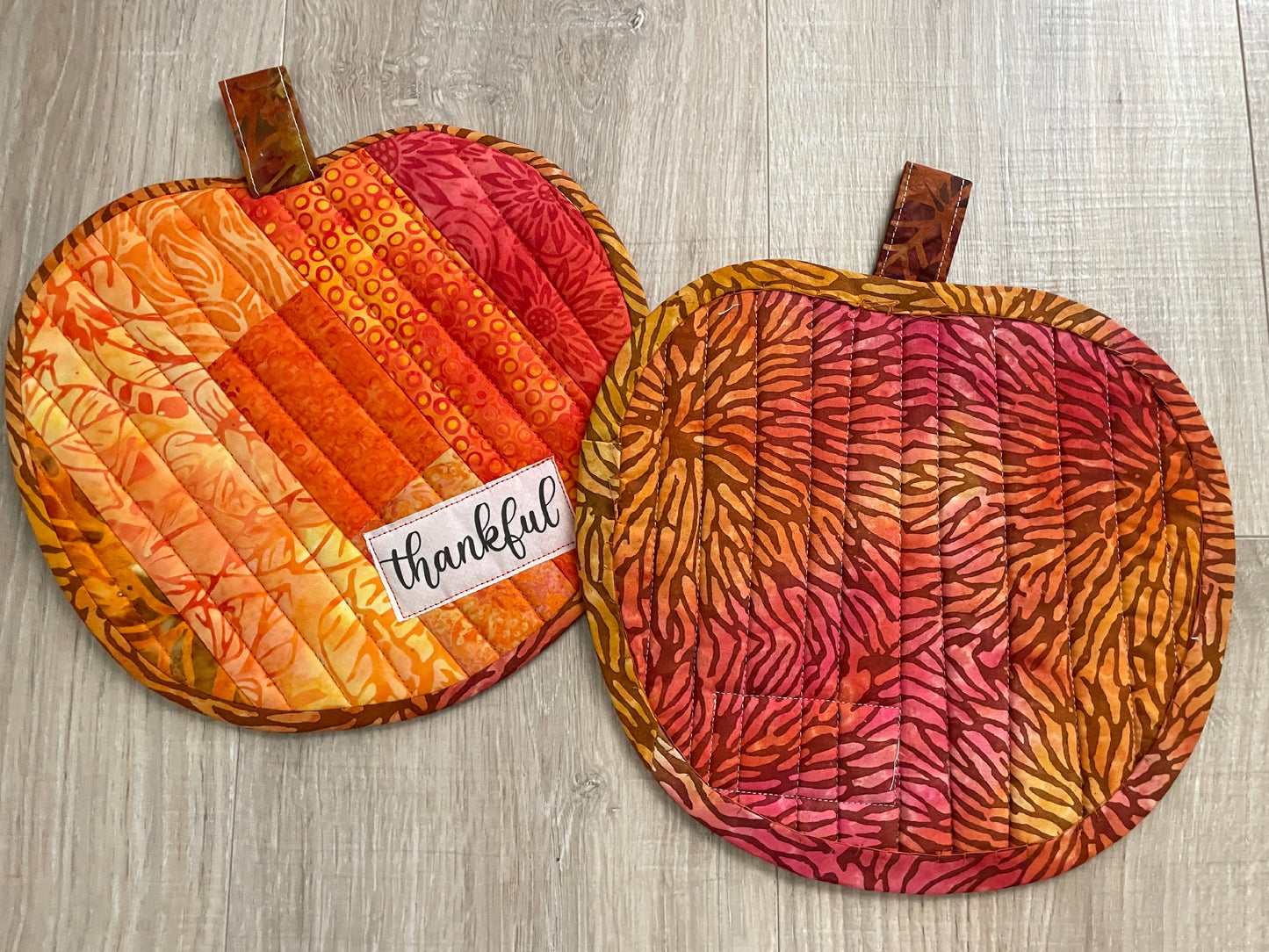 Quilted Pumpkin Hot Pads – Fall Kitchen Decor