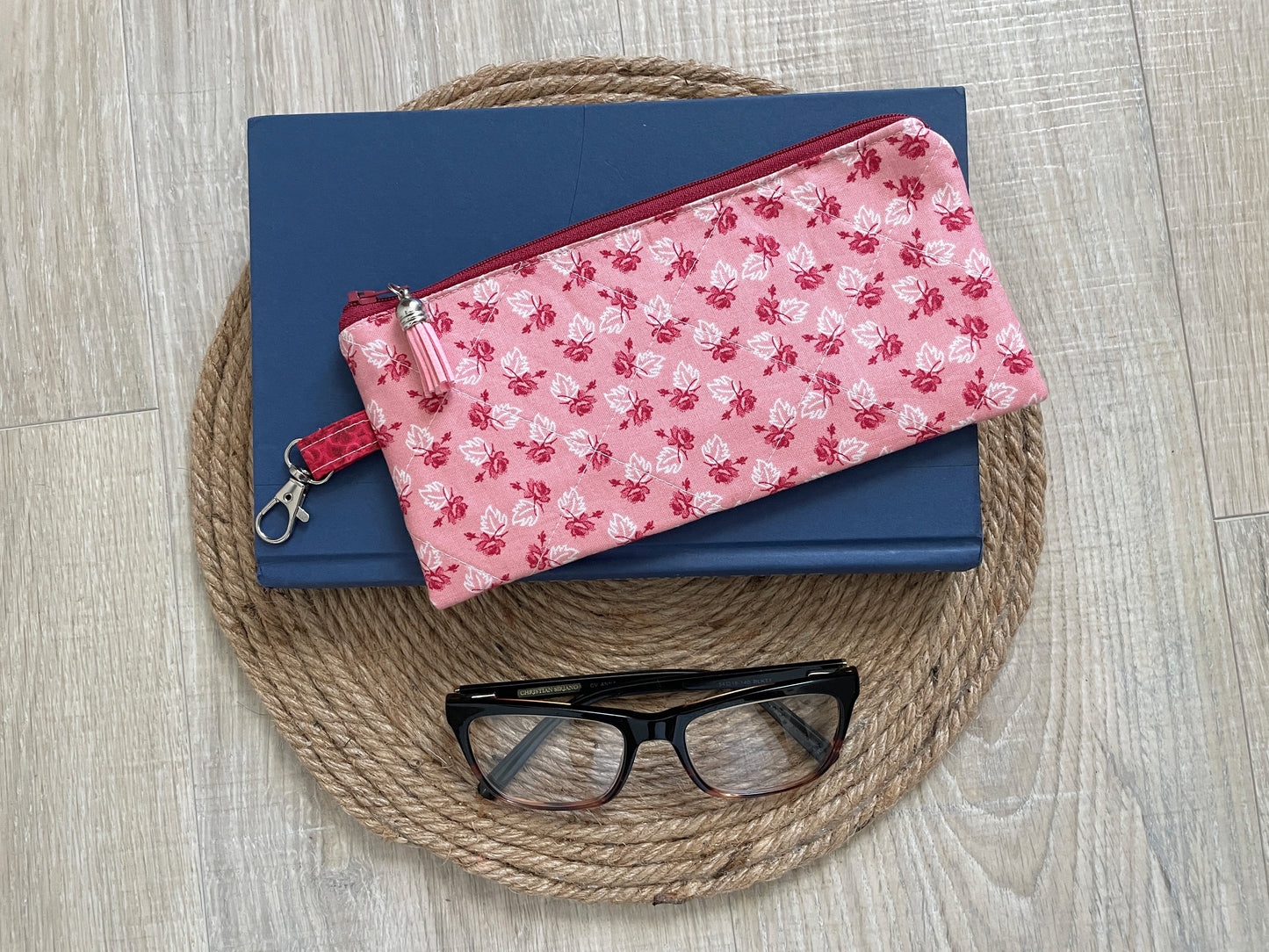 Pink maple rose eyewear case made with vintage‑inspired Lori Holt Calico Days fabric.”