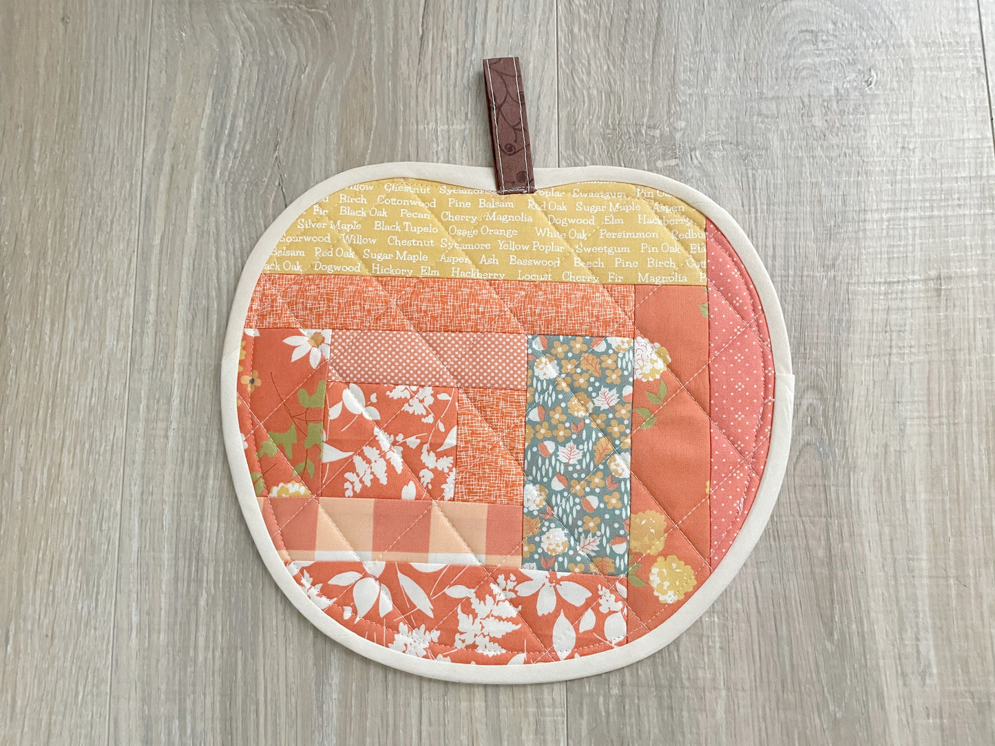 Quilted Pumpkin Hot Pads – Patchwork Fall Kitchen Decor