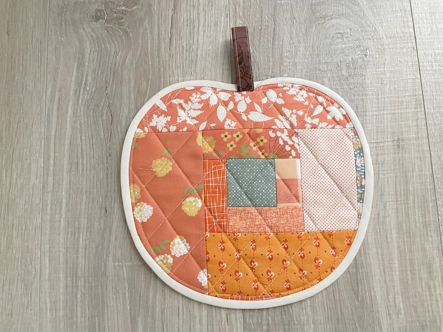 Quilted Pumpkin Hot Pads – Patchwork Fall Kitchen Decor