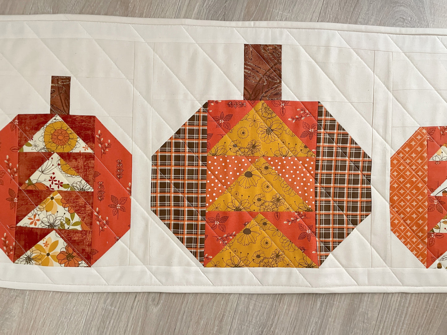 Quilted Fall Pumpkin Table Runner