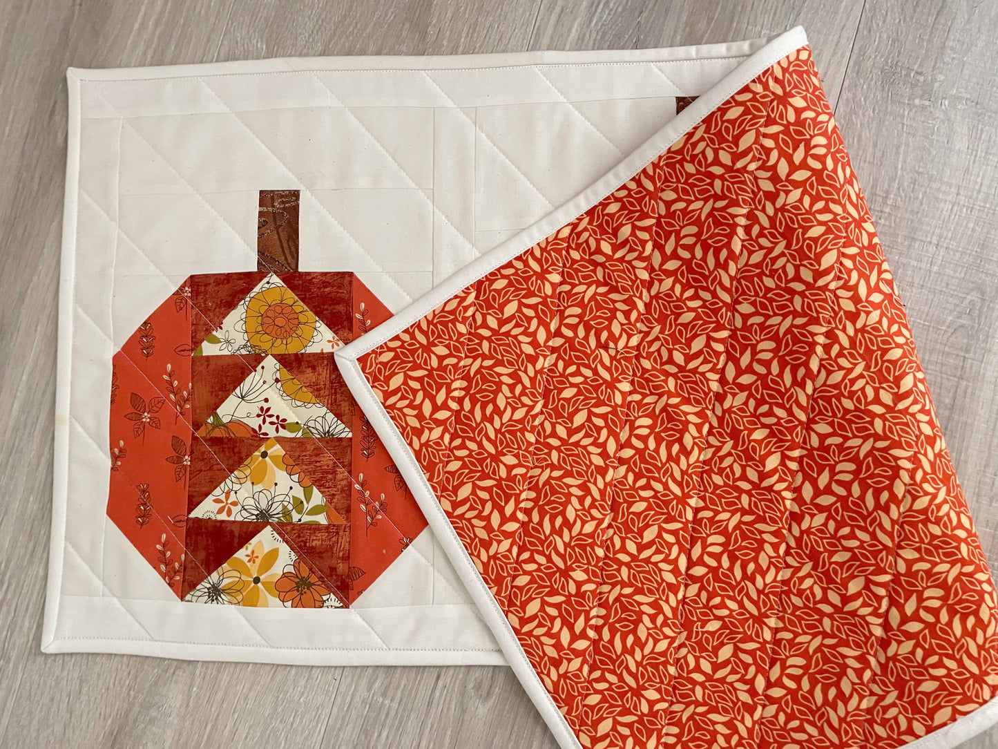 Quilted Fall Pumpkin Table Runner