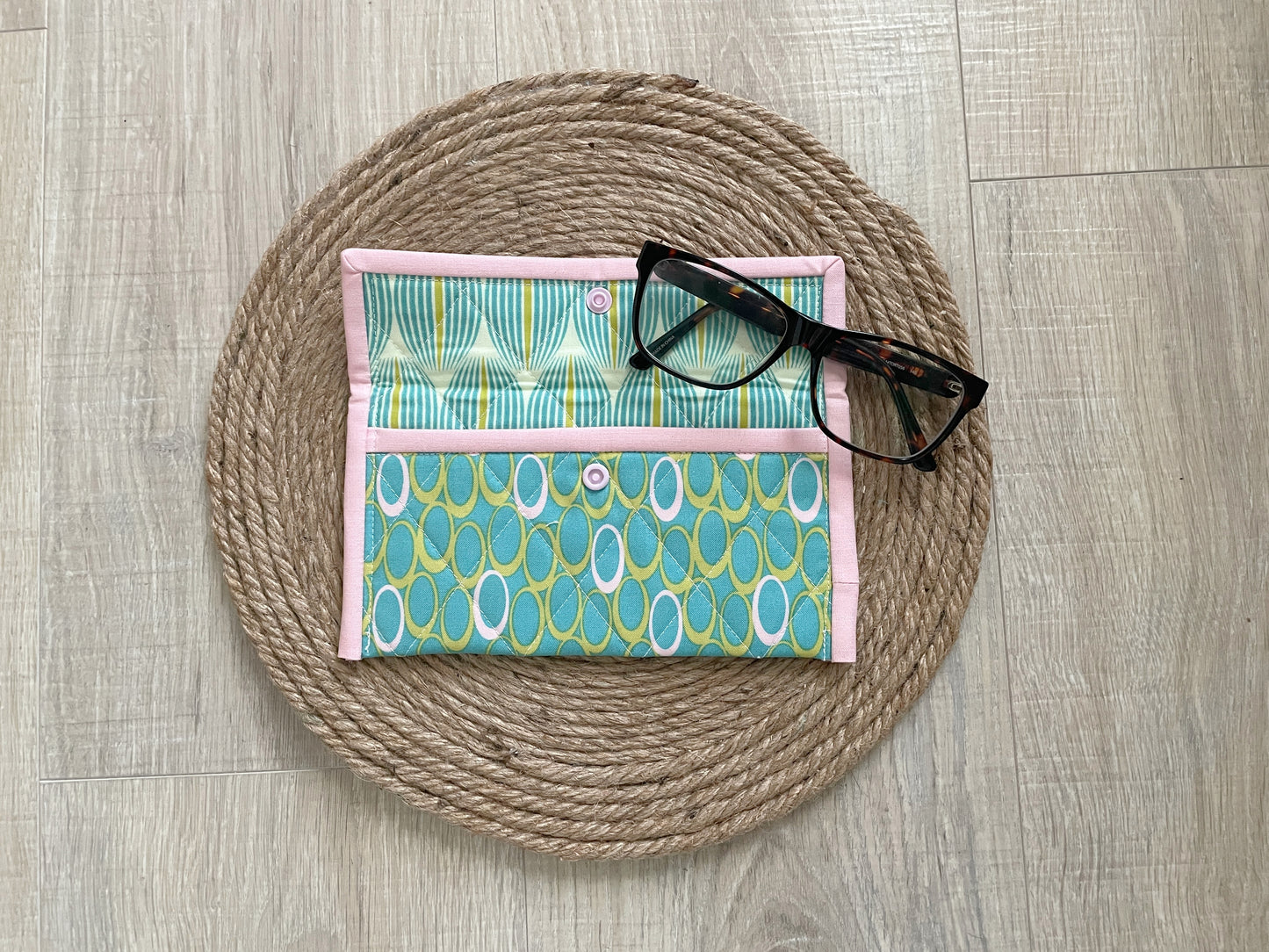 Teal & Pink Retro Oval Eyeglass Case