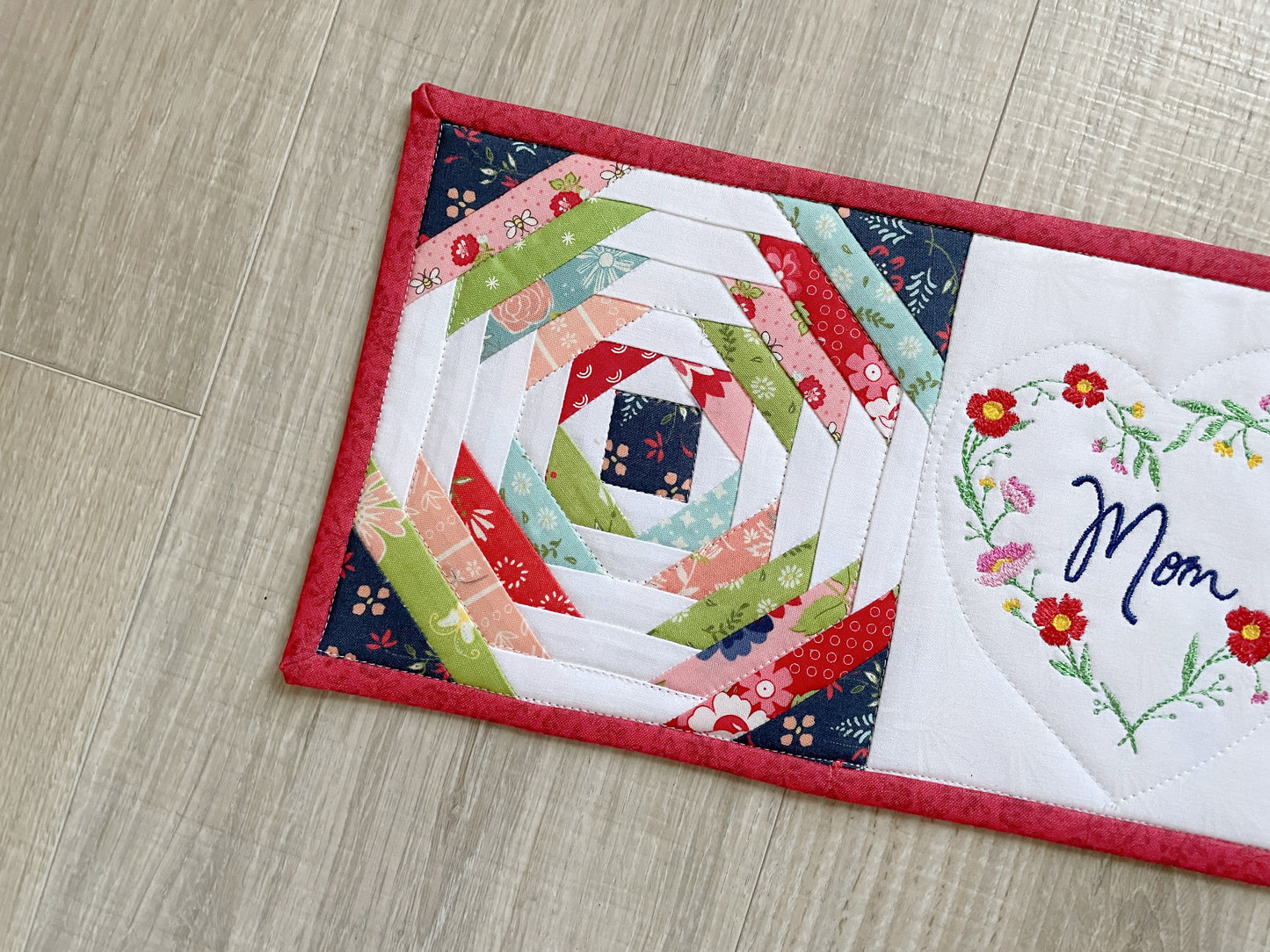 Floral Quilted Mug Rug: Handmade Gift for Mom