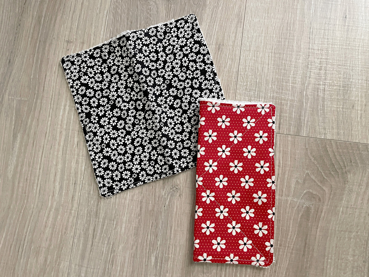 Quilted Cotton Dishcloths – Red & Black Daisy Set