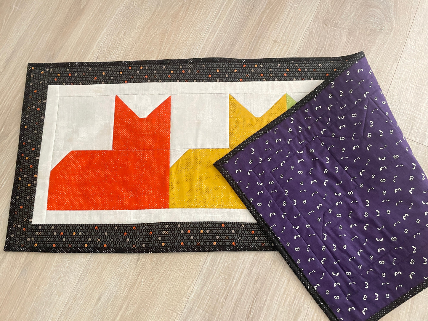 Quilted Cat Table Runner – Fall / Halloween Patchwork Décor