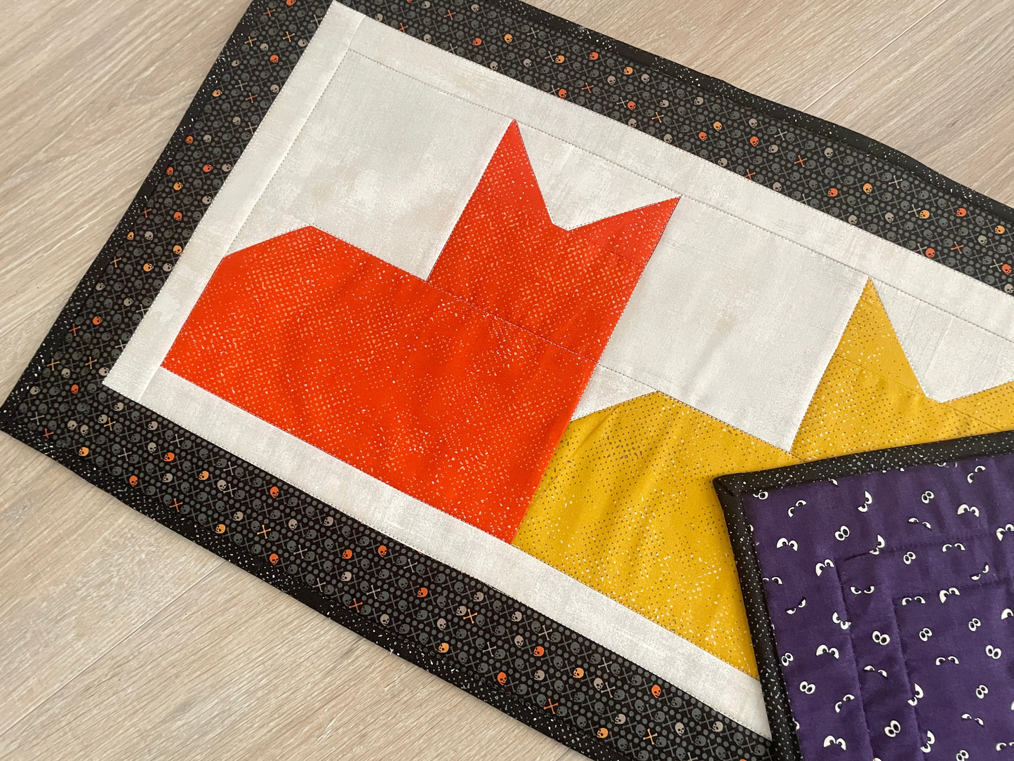 Quilted Cat Table Runner – Fall / Halloween Patchwork Décor