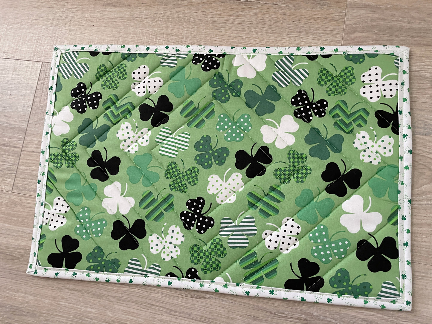 St Patrick's Day Casserole Hot Pad, Shamrock Kitchen Decor, Oversized Kitchen Potholder