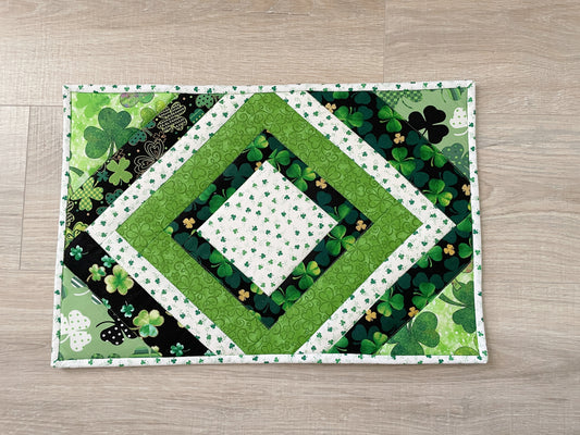 St Patrick's Day Casserole Hot Pad, Shamrock Kitchen Decor, Oversized Kitchen Potholder