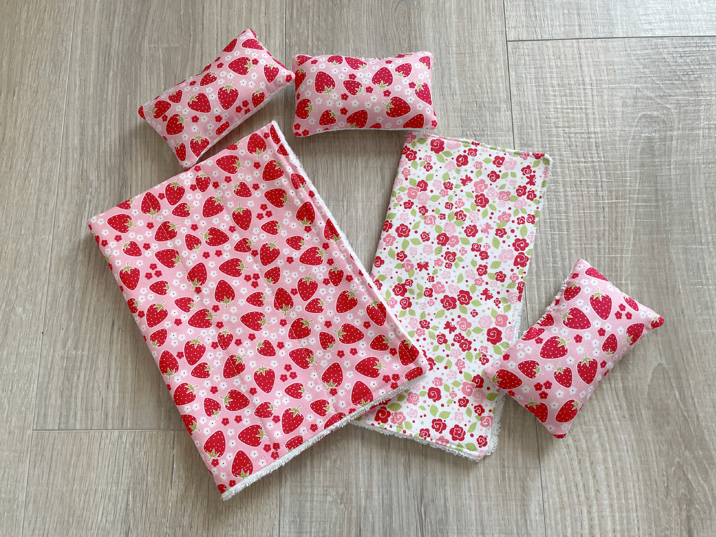 Handmade Strawberry Kitchen Gift Set – Dish Mat, Cloth & Reusable Sponges