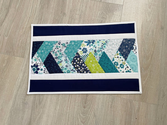 Quilted Table Runner – Blue & Green Wildflower Braid Pattern