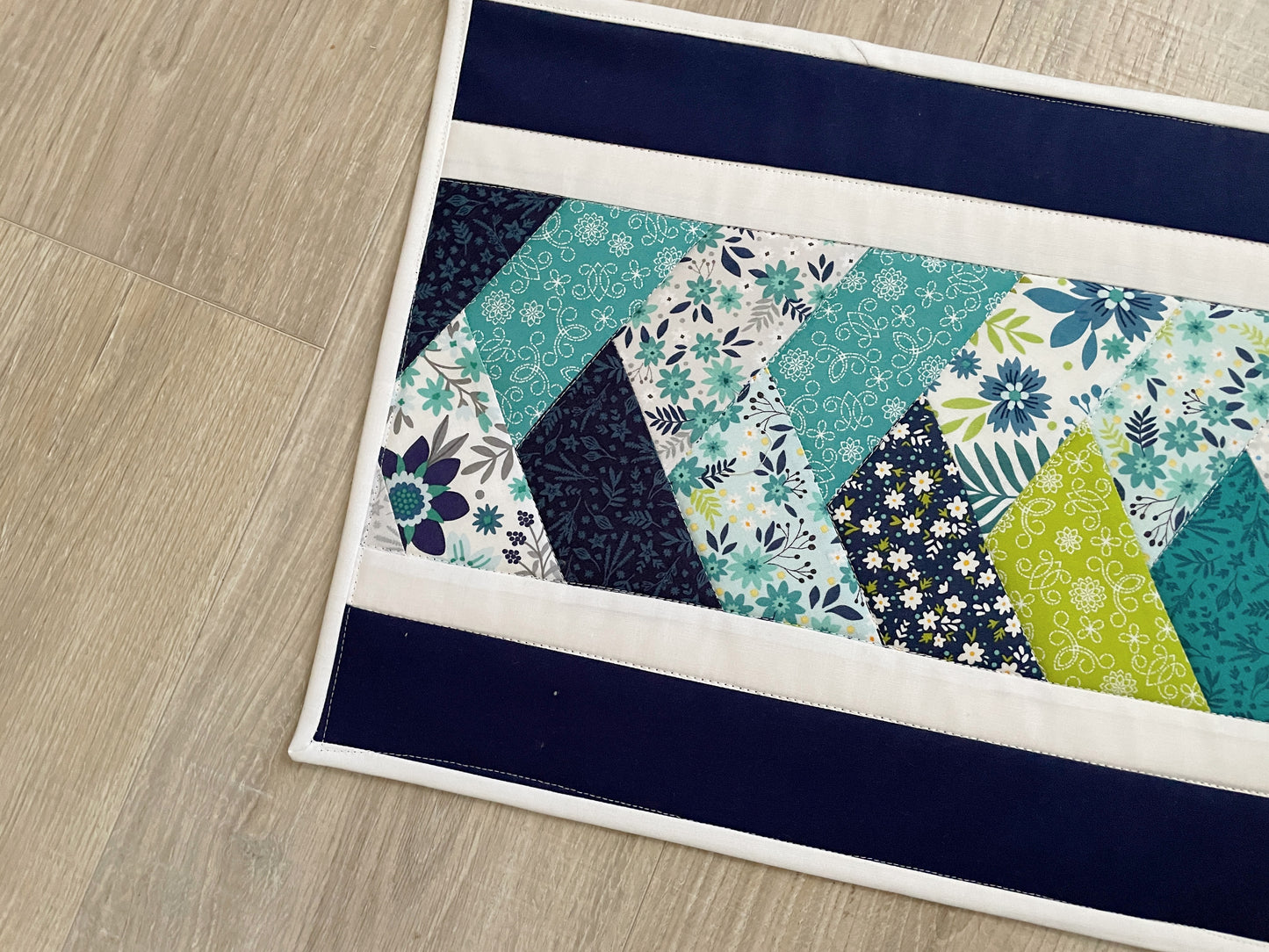 Quilted Table Runner – Blue & Green Wildflower Braid Pattern