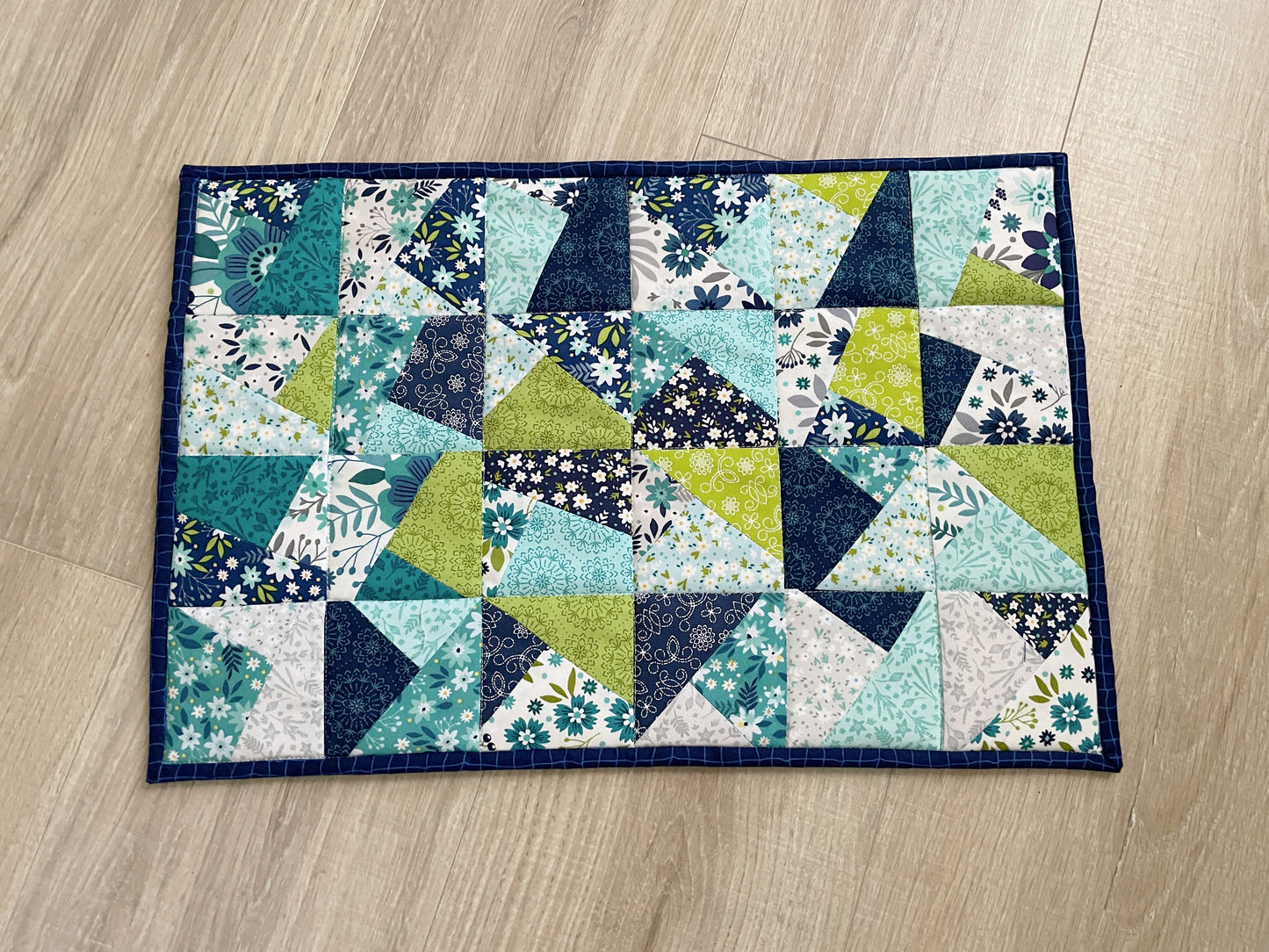 Quilted Insulated Hot Pad – Blue & Green Wildflower Patchwork