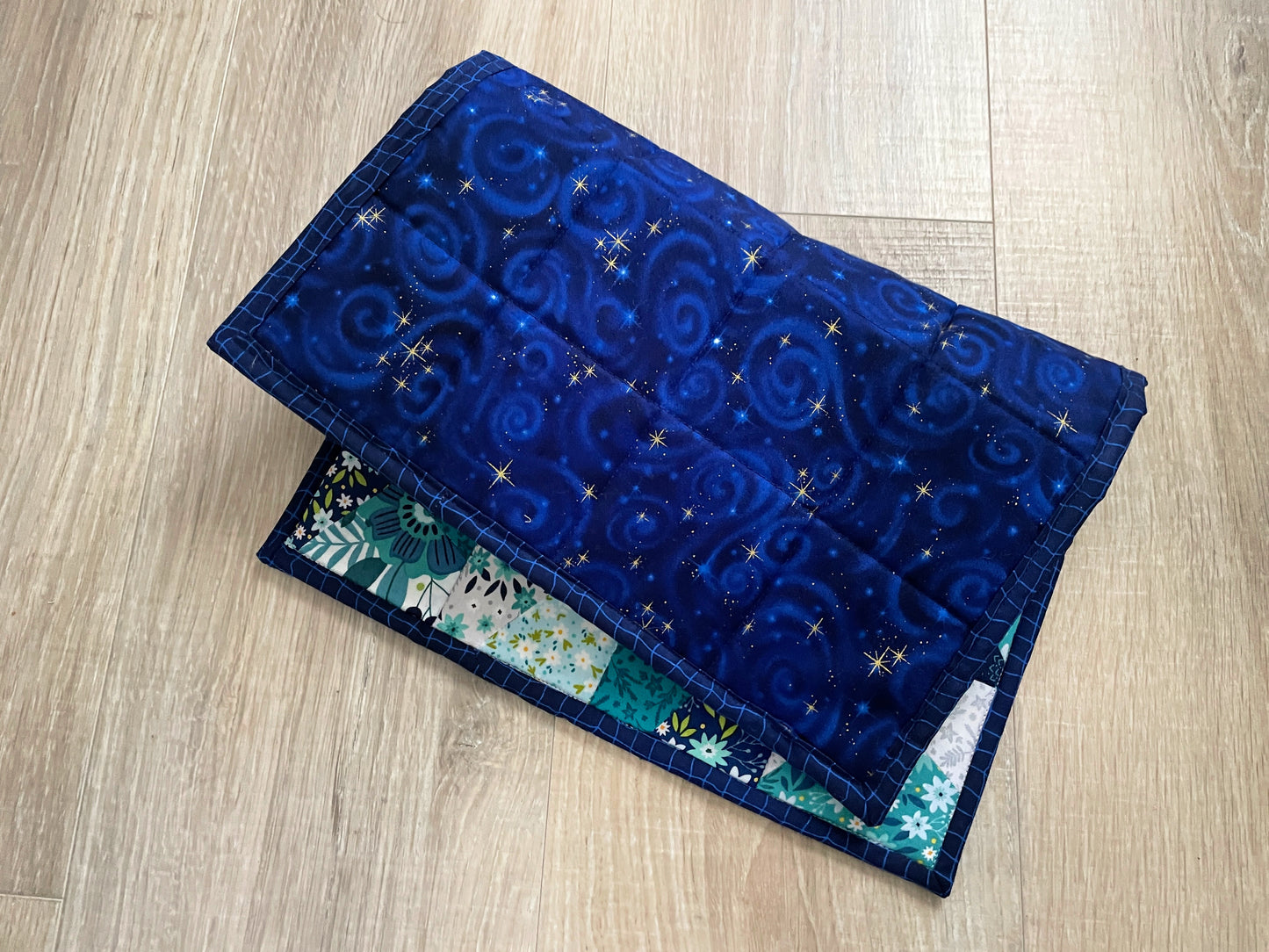 Quilted Insulated Hot Pad – Blue & Green Wildflower Patchwork