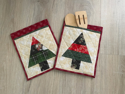 Set of 2 Quilted Potholders with Gift Pocket, Handmade Christmas Tree Hot Pads, Holiday Kitchen Gift