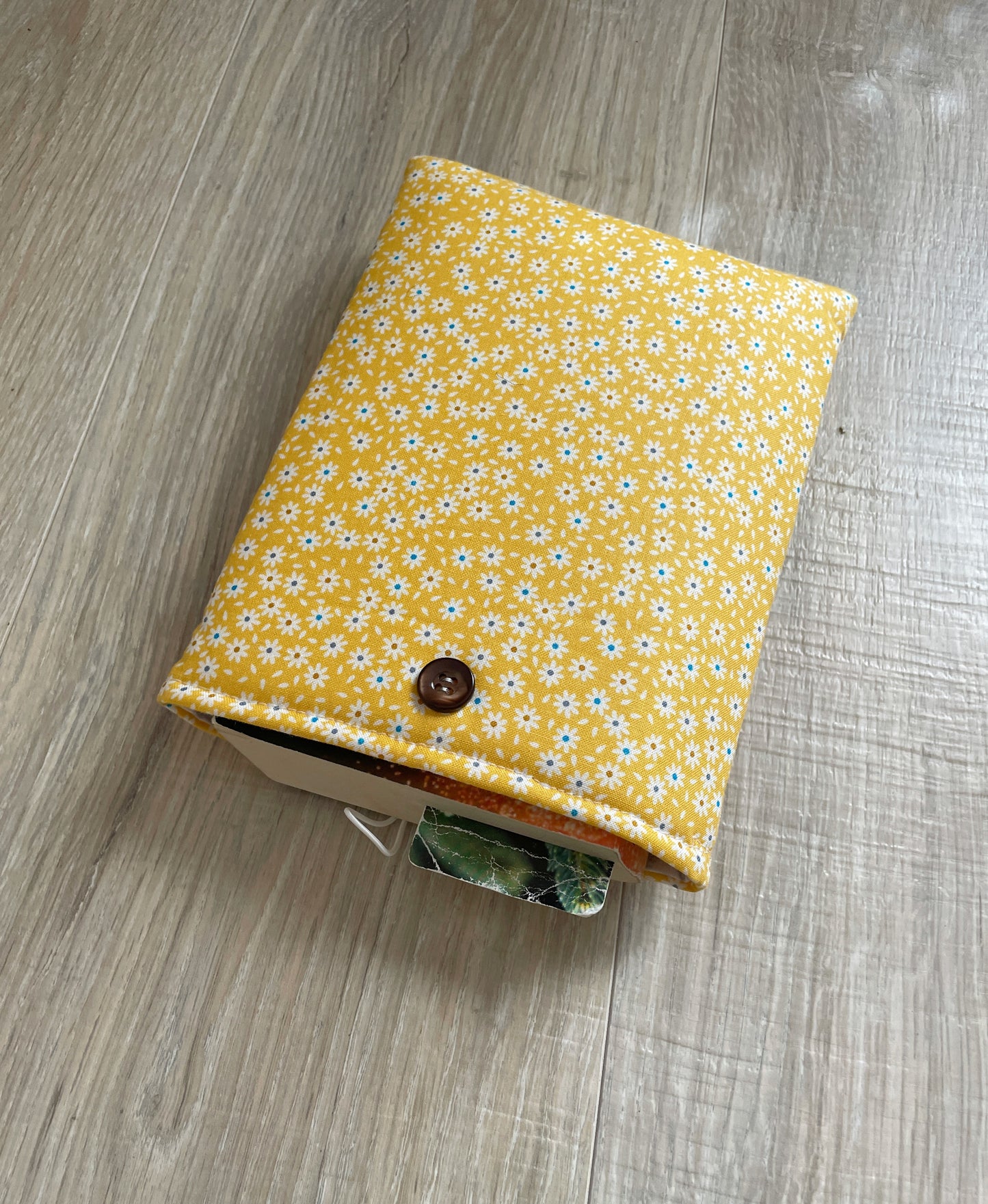 Fabric book cover, Book Sleeve, Book Jacket, E-Reader Cover, Book Gift, Book Pouch, Book Lover Gift, Book Protector, Retro Daisies