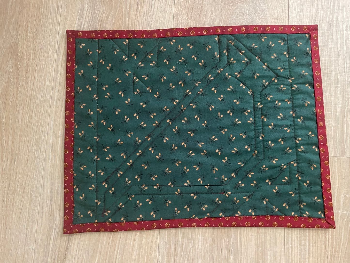 Cardinal Quilted Hot Pad: Oversized Casserole Trivet, Handmade Kitchen Decor