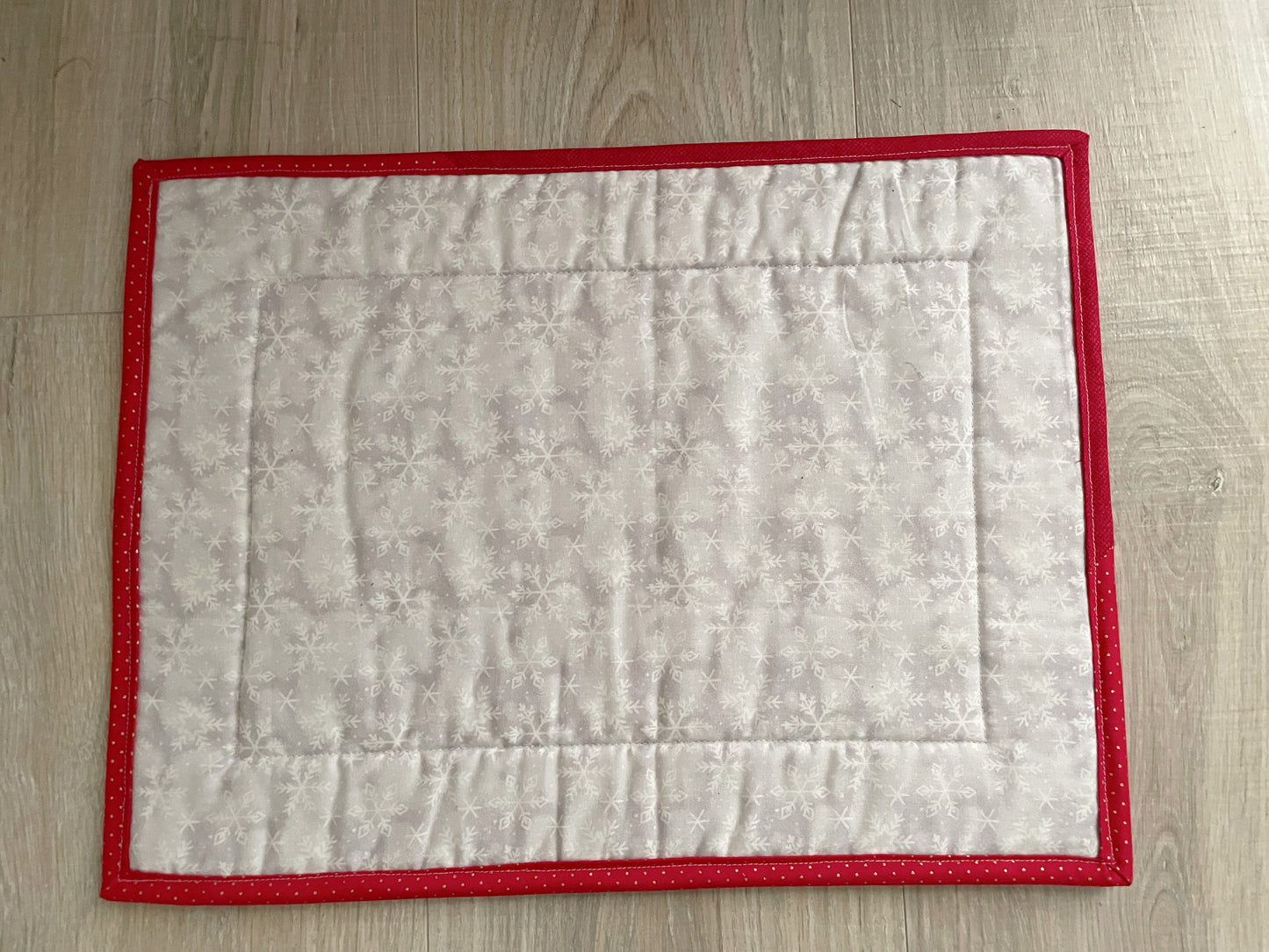 Quilted Christmas Large Casserole Hot Pad, Vintage Santa Merry Christmas Table Decor