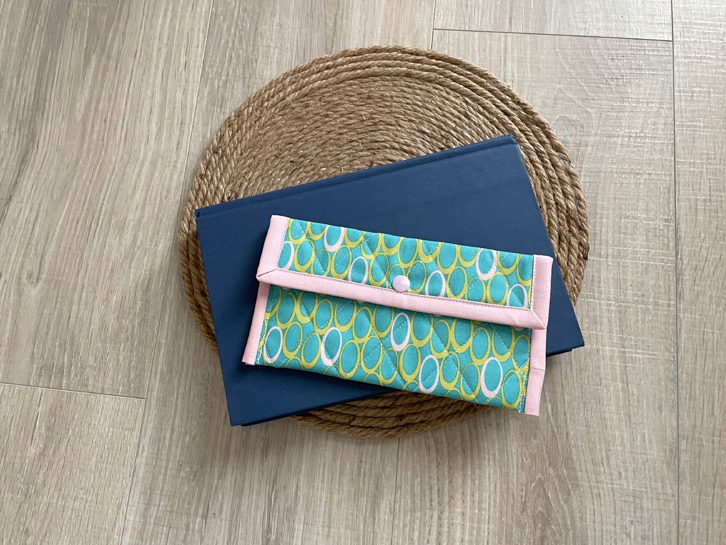 Teal & Pink Retro Oval Eyeglass Case