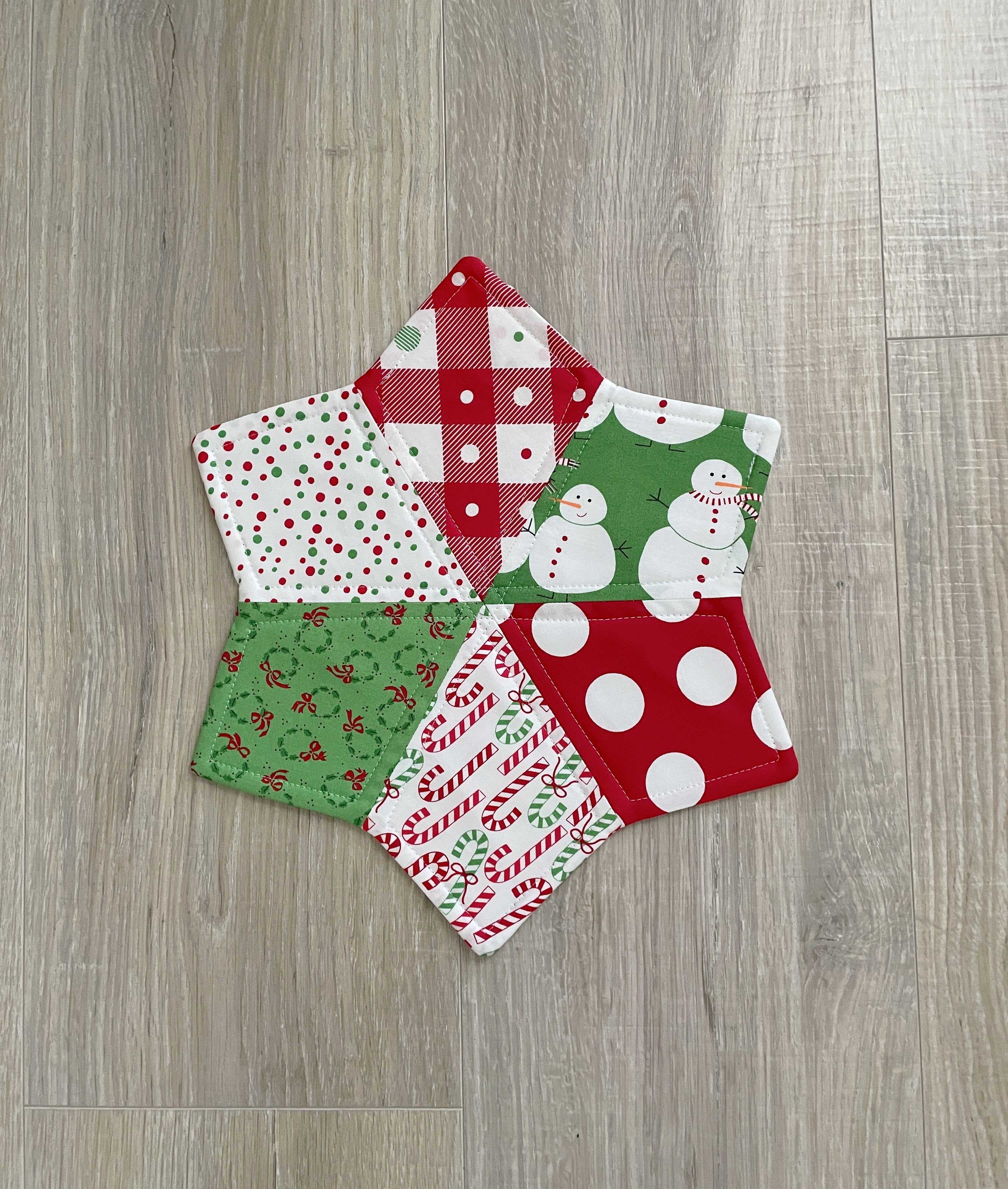 Quilted Christmas Star Mug Rug – 12