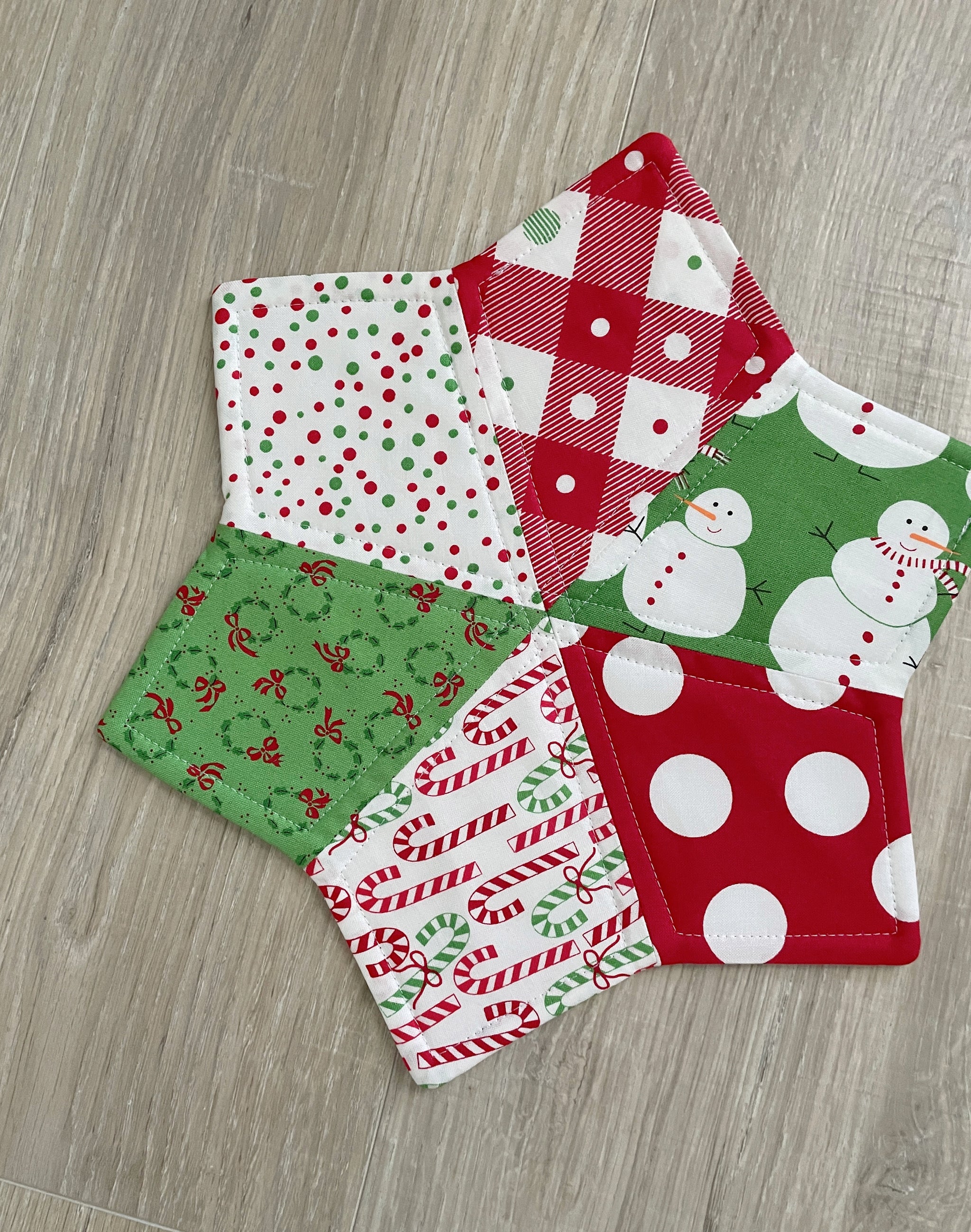 Quilted Christmas Star Mug Rug – 12