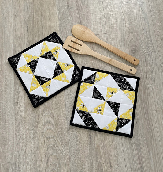 Set of 2 Quilted Potholders in Black and Yellow Bumble Bee - Kitchen Decor