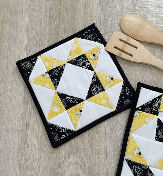 Set of 2 Quilted Potholders in Black and Yellow Bumble Bee - Kitchen Decor